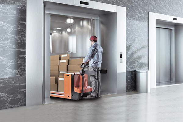 载货电梯 载货电梯